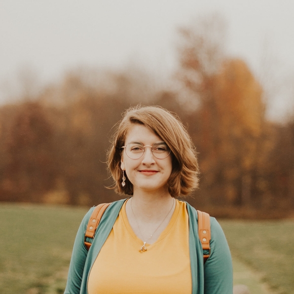 Profile Picture of Tara Steinheiser (@steinheisert) on Poshmark