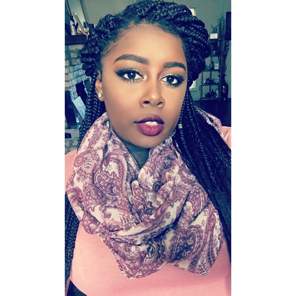 Profile Picture of Aladrian David (@aladriand) on Poshmark