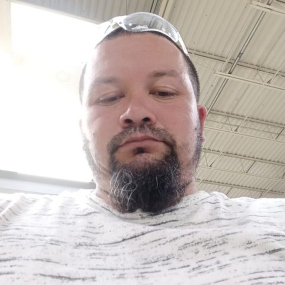 Profile Picture of Antelmo Gonzalez (@antelmogonzalez) on Poshmark