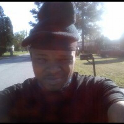 Profile Picture of Dominique Bates (@thousandgrams22) on Twitter