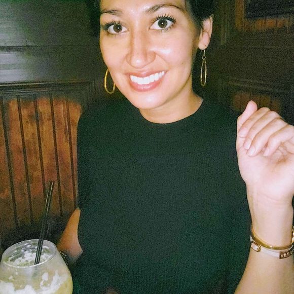 Profile Picture of Dustina Holloman wells (@patpat2727) on Poshmark