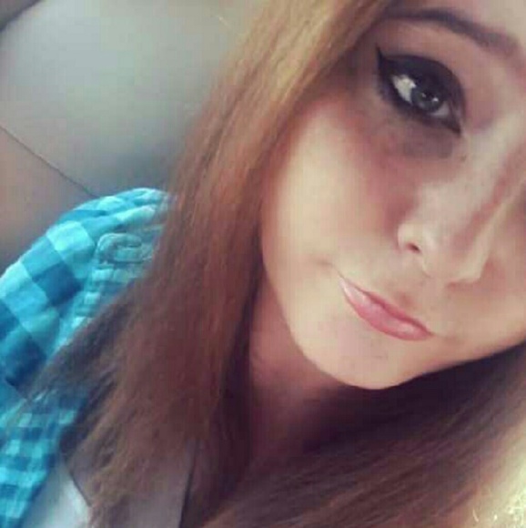 Profile Picture of Katie Bowerman (@katlovesyou1998) on Poshmark