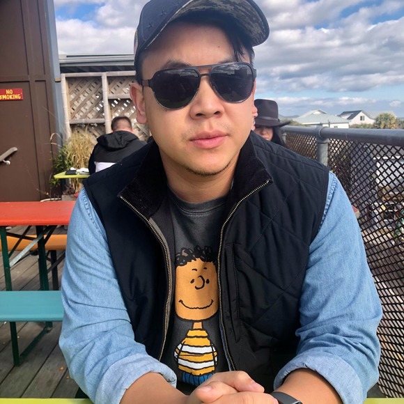 Profile Picture of Peter Ly (@peterly_22) on Poshmark