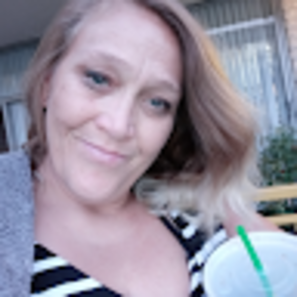 Profile Picture of Amanda Allison (@amandaalliso416) on Poshmark