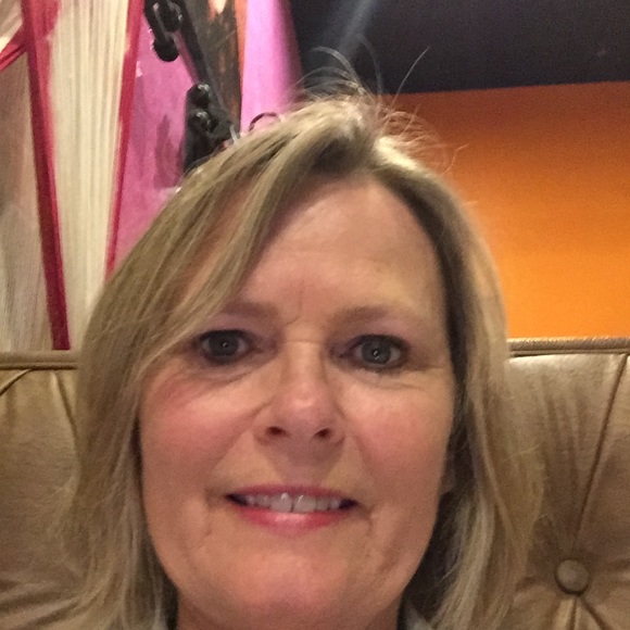 Profile Picture of Vicki Vaughn (@tanglewilde) on Poshmark