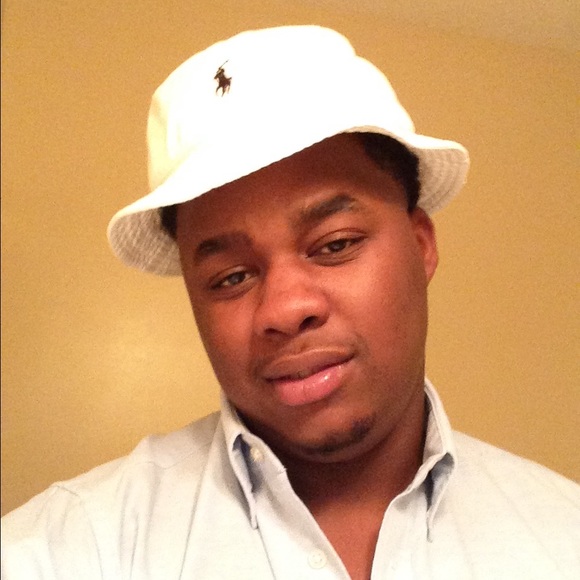 Profile Picture of Ryan Stubbs (@jamaelstubbs) on Poshmark