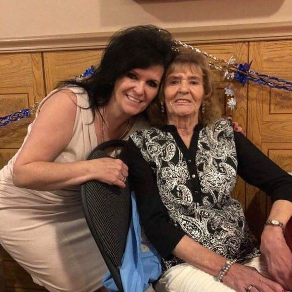 Profile Picture of Tracy Coombs (@tracy_coombs) on Poshmark