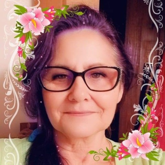 Profile Picture of Lori Lawson (@llawson0403) on Poshmark