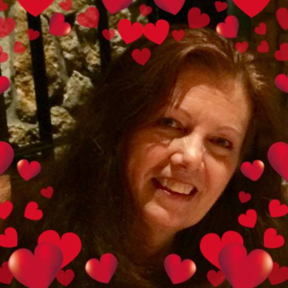 Profile Picture of Leanne Curlis (@leannecurlis) on Poshmark