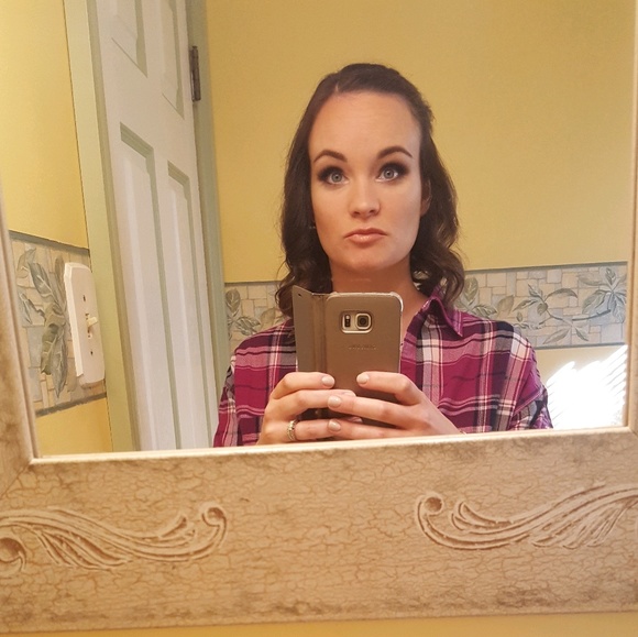 Profile Picture of Danielle Cuspilich (@graymom418) on Poshmark