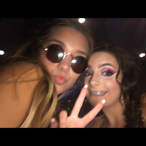 Profile Picture of Haley Perkins (@haleyperkins03) on Poshmark
