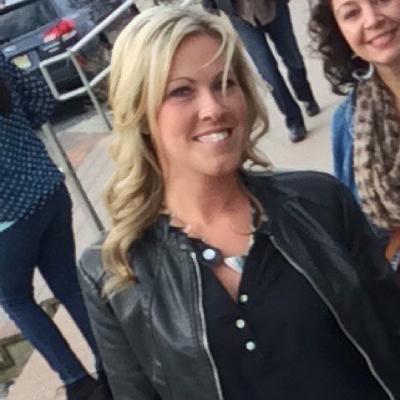 Profile Picture of Erika Gethard (@rickyroo26) on Poshmark