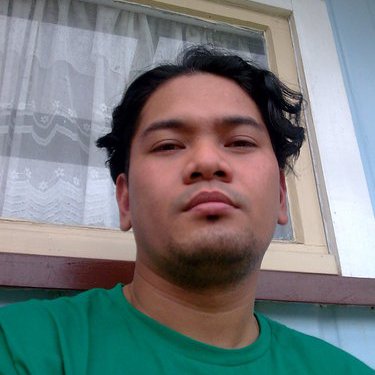 Profile Picture of Dennis Erwin Melgar (@whorewee) on Twitter