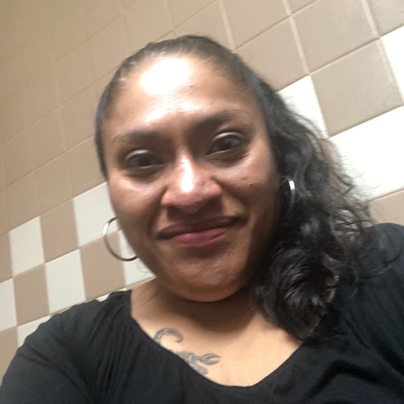 Profile Picture of Julia Rogel (@jrogel412) on Poshmark