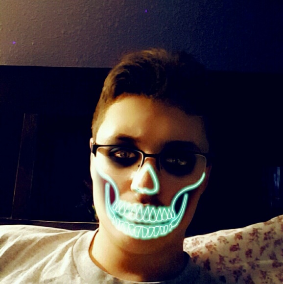 Profile Picture of Damian Nathan (@damian_6262) on Poshmark