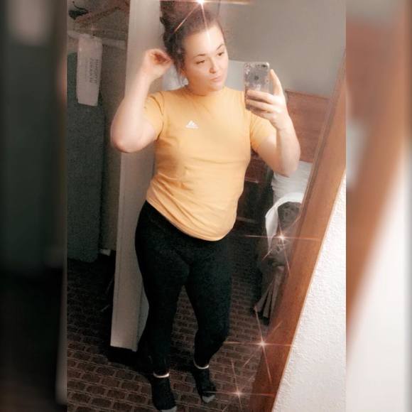 Profile Picture of Erica Craver (@crewlove97) on Poshmark