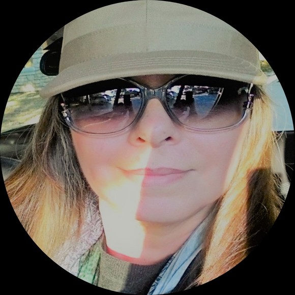 Profile Picture of Jenny Vanderplow (@popstarz) on Poshmark