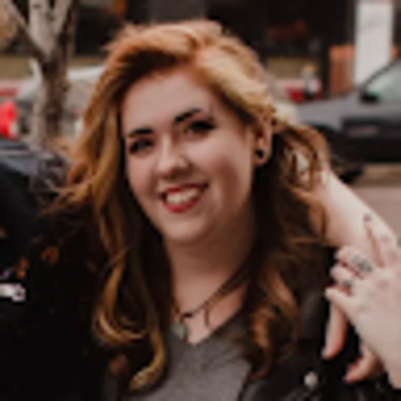 Profile Picture of Lisa Render (@birdsandbadword) on Poshmark