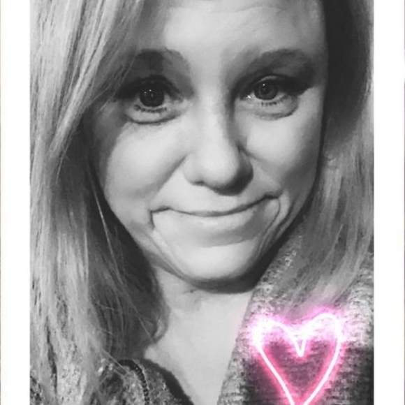 Profile Picture of Shelly Pope (@shellypope1975) on Poshmark