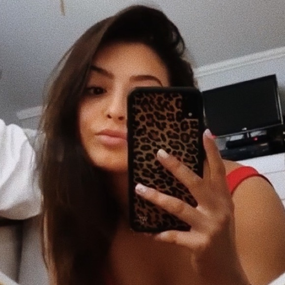 Profile Picture of Alexa Acosta (@alexagacosta) on Poshmark