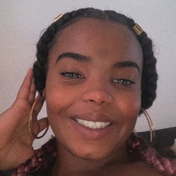 Profile Picture of Sherika Bryant (@sherikabryant) on Poshmark