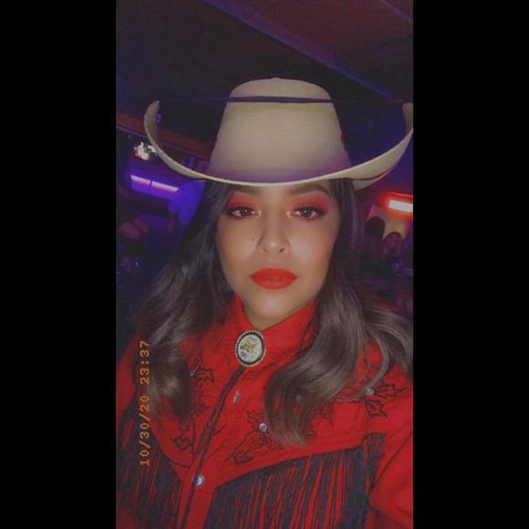 Profile Picture of Susan Carvajal (@susangemelis) on Poshmark
