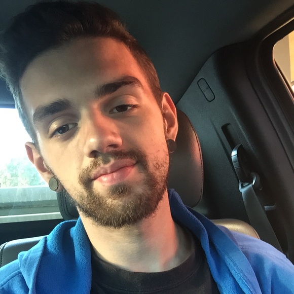 Profile Picture of Jacob Ray (@giveherthez) on Poshmark