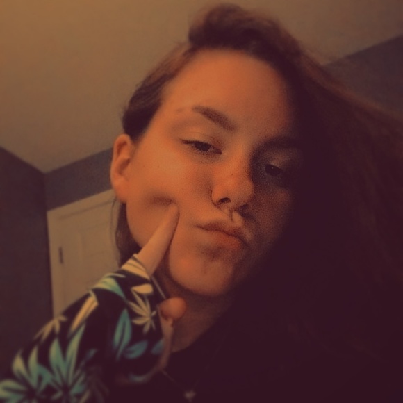 Profile Picture of Jayna Lovell (@jaynalovell231) on Poshmark