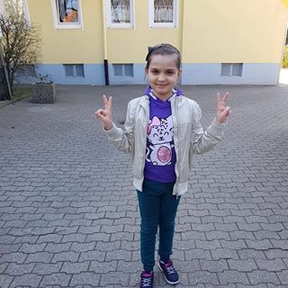 Profile Picture of Andreea Banatan (@andreea.banatan.39) on Facebook