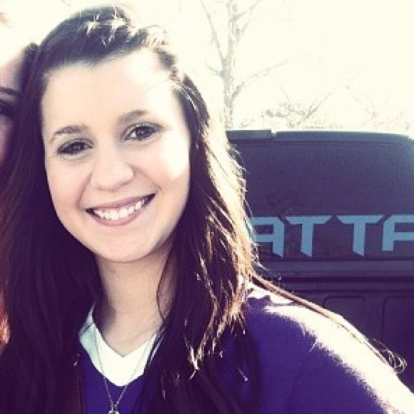 Profile Picture of Shawn Cormier (@smicheleee) on Poshmark