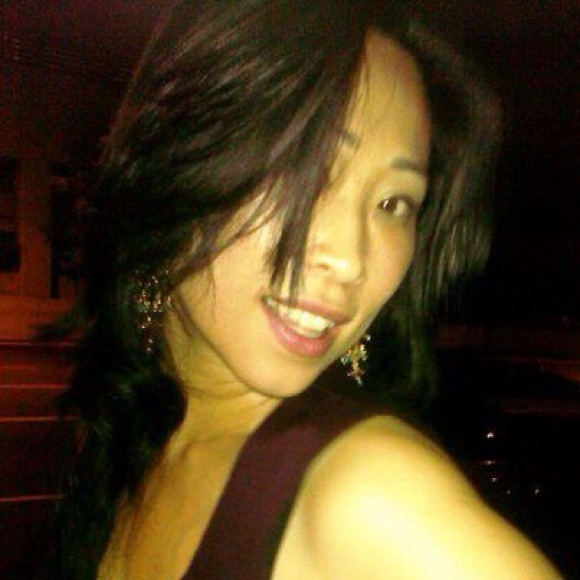 Profile Picture of Yy Rhee (@yyrhee23) on Poshmark