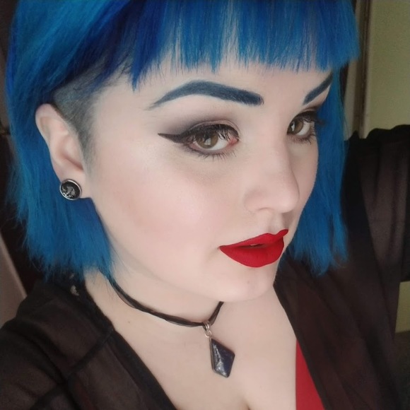 Profile Picture of Adriana Titus (@townseac66) on Poshmark