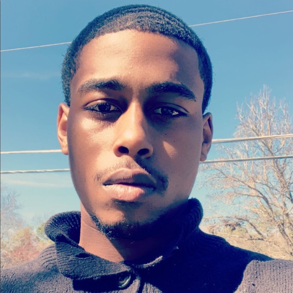 Profile Picture of Dwain Atherley (@ayeedwain) on Poshmark