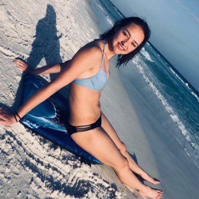 Profile Picture of Allie Hale (@AllieHale17) on Twitter