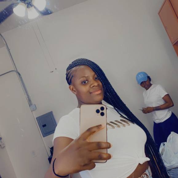 Profile Picture of Ejima Love (@ejimalove) on Poshmark