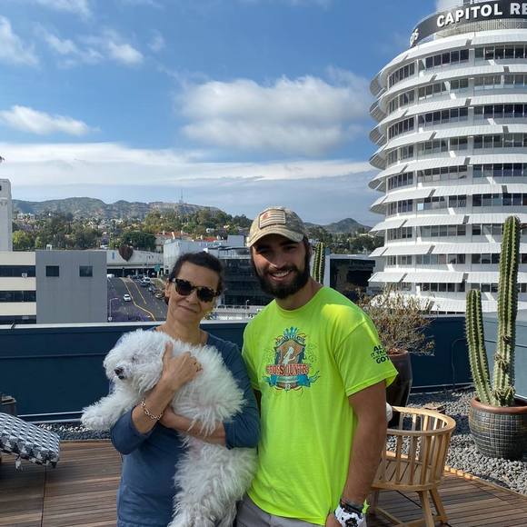 Profile Picture of Alex Bacon (@alex_bacon) on Poshmark