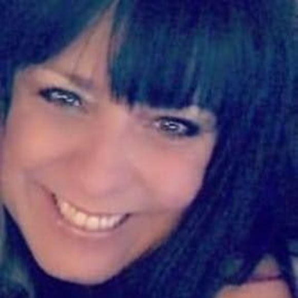 Profile Picture of Chrissy Terry (@chrissyterry5) on Poshmark