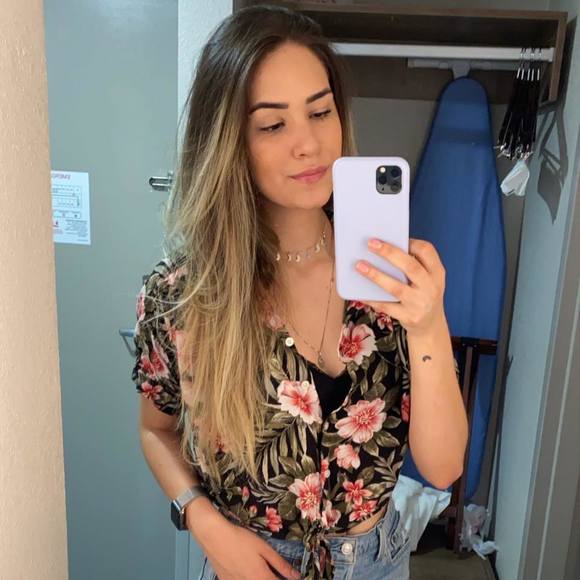 Profile Picture of Paula Filizola (@paulafilizola) on Poshmark