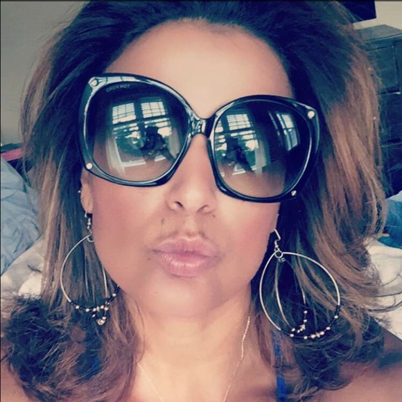 Ana Hoyler - Poshmark Profile Picture of Ana Hoyler (@ahoyler) on Poshmark