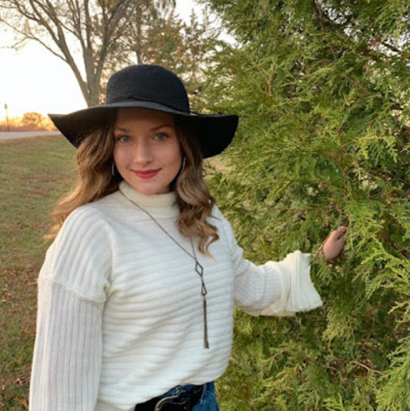 Profile Picture of Kylee Marler (@kylee_marler) on Poshmark