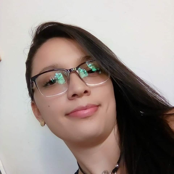 Profile Picture of Paola lohe Lohe (@plohe) on Poshmark