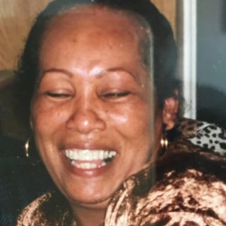 Profile Picture of Julia Hutcheson (@Julia-Hutcheson) on Facebook