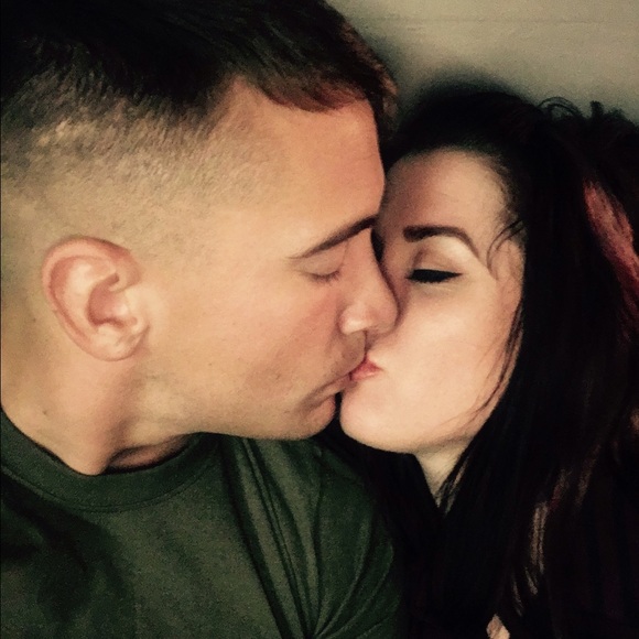 Profile Picture of Nichole Jacobs (@nicholemueller) on Poshmark