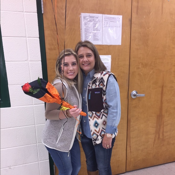 Profile Picture of Janica Shrable (@jshrable) on Poshmark