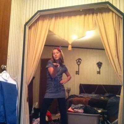 Profile Picture of Cori Bradley (@CorilovesRebaM) on Twitter