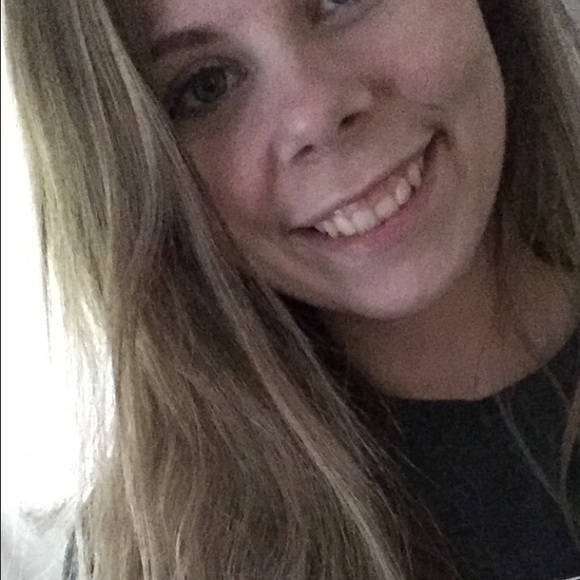 Profile Picture of Meghan Julius (@jlsmghn) on Poshmark