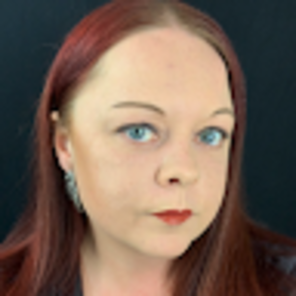 Profile Picture of Amanda Gohn (@a_gohn) on Poshmark