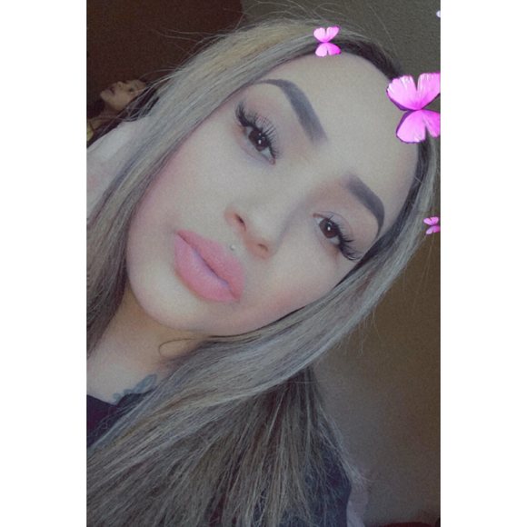 Profile Picture of Villa Purlah (@prettyfhkn1) on Poshmark
