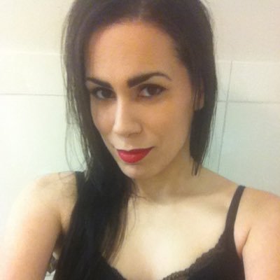 Profile Picture of Rose Robles (@rodasemilock) on Twitter