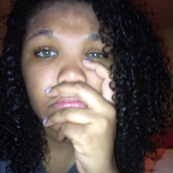 Profile Picture of Miah Terry (@miah11207) on Poshmark